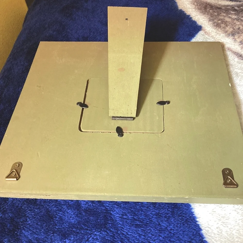 Two Stylish Picture frames - Picture 8 of 10